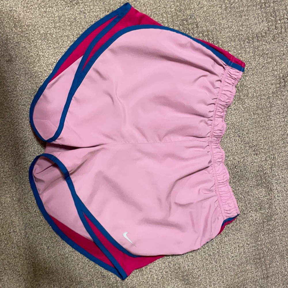 nike shorts size large
